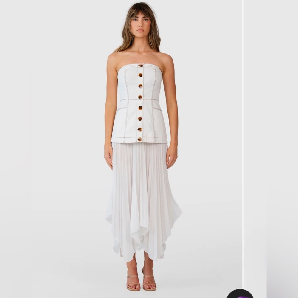 Brand new cmeo strapless dress with tags !! Perfect for bridal or brunch !!